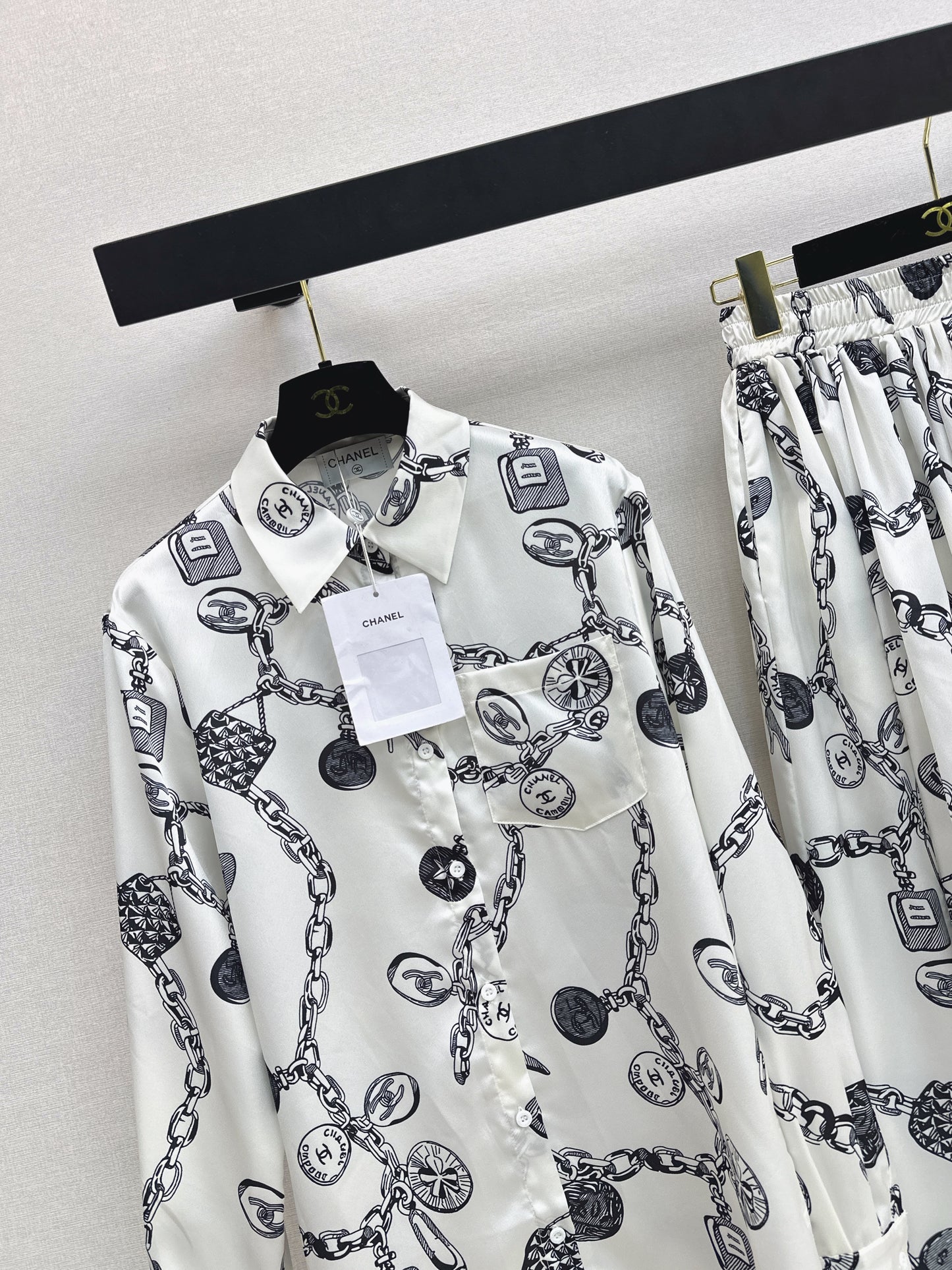 26ss Loose printed shirt / A-line skirt