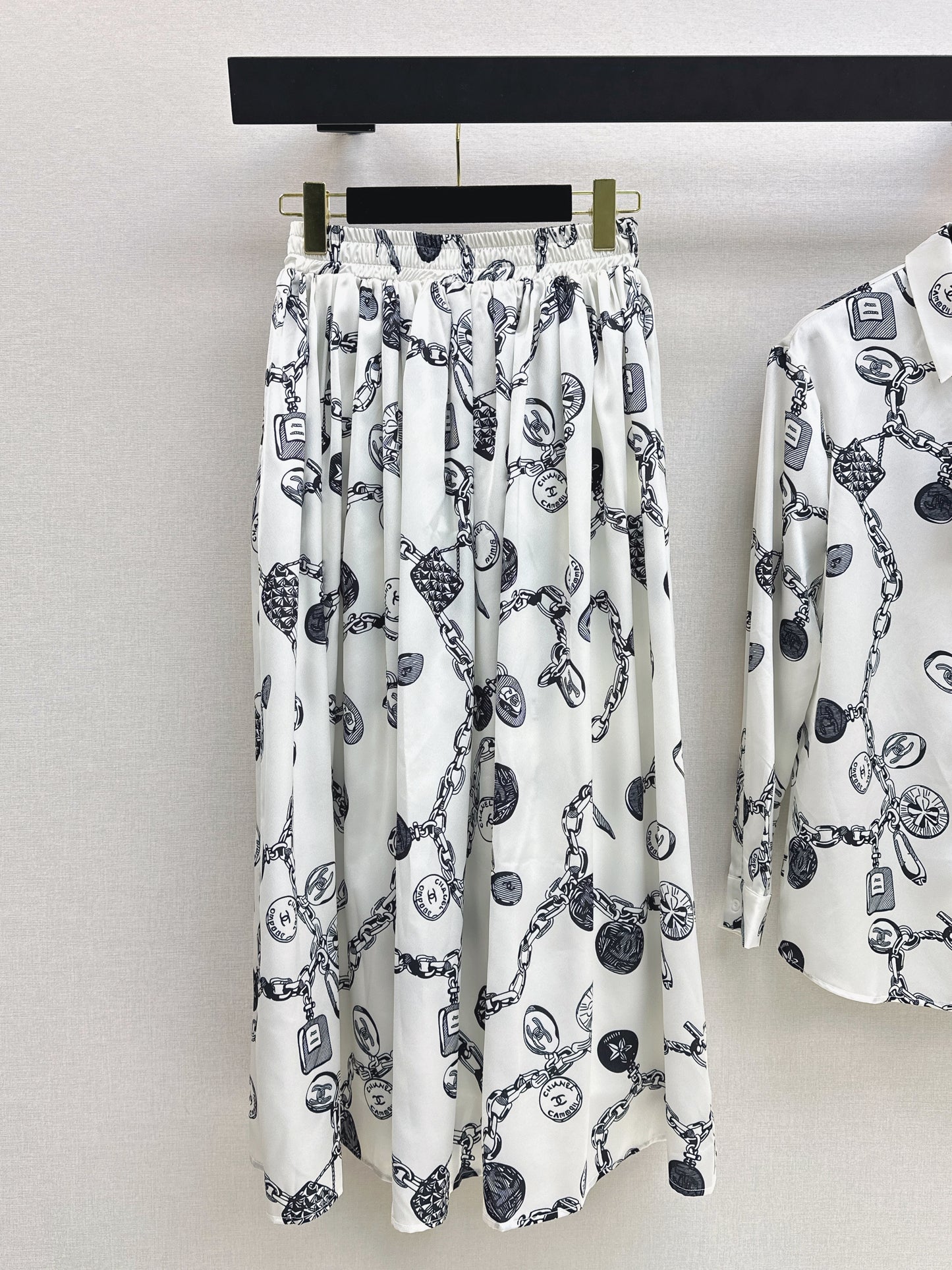 26ss Loose printed shirt / A-line skirt