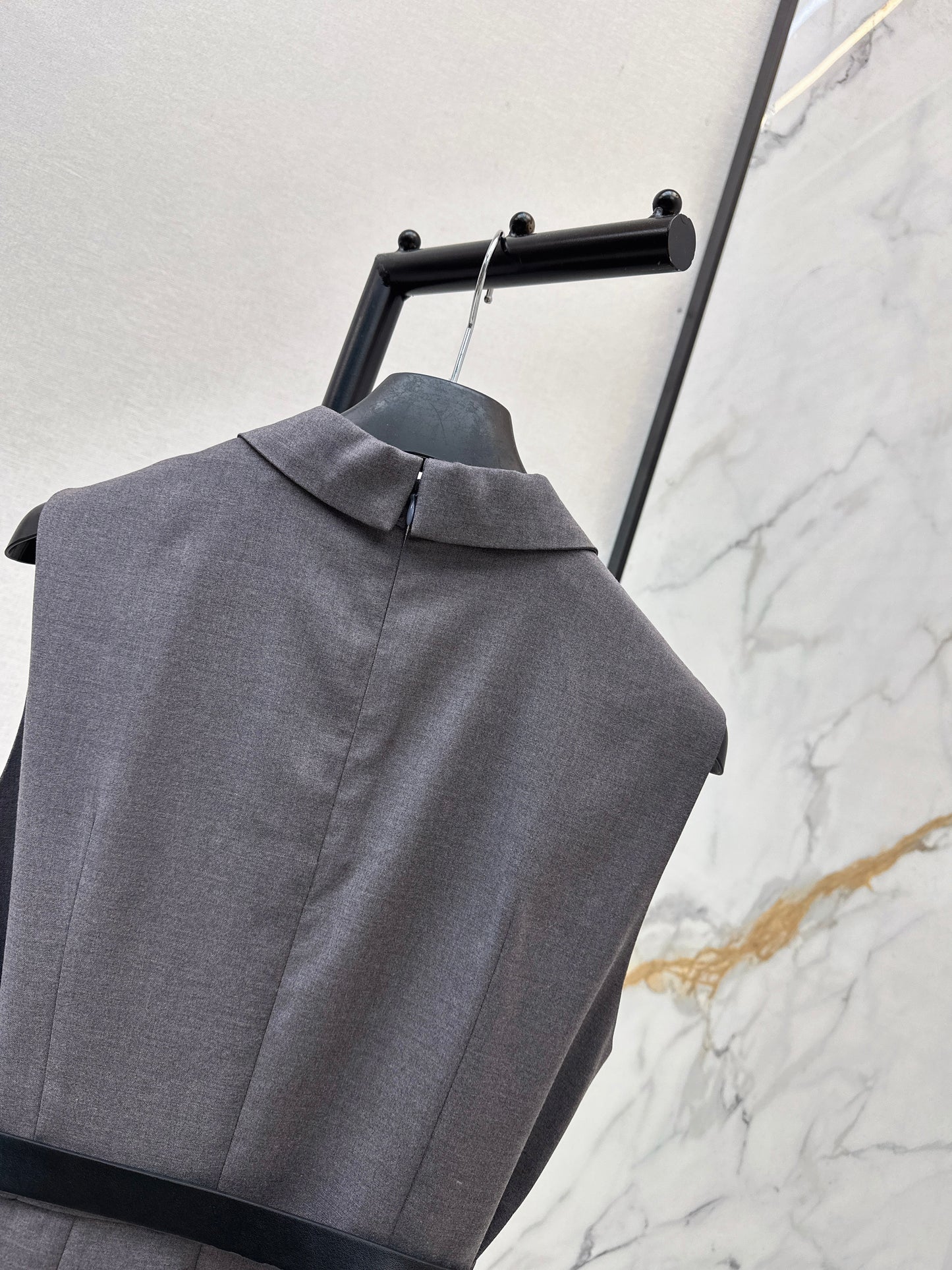 26ss Collared Pleated Dress