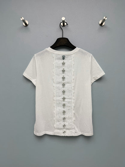 26 New Style: Short-Sleeve T-Shirt with Lace Cutout Back