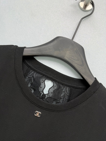 26 New Style: Short-Sleeve T-Shirt with Lace Cutout Back