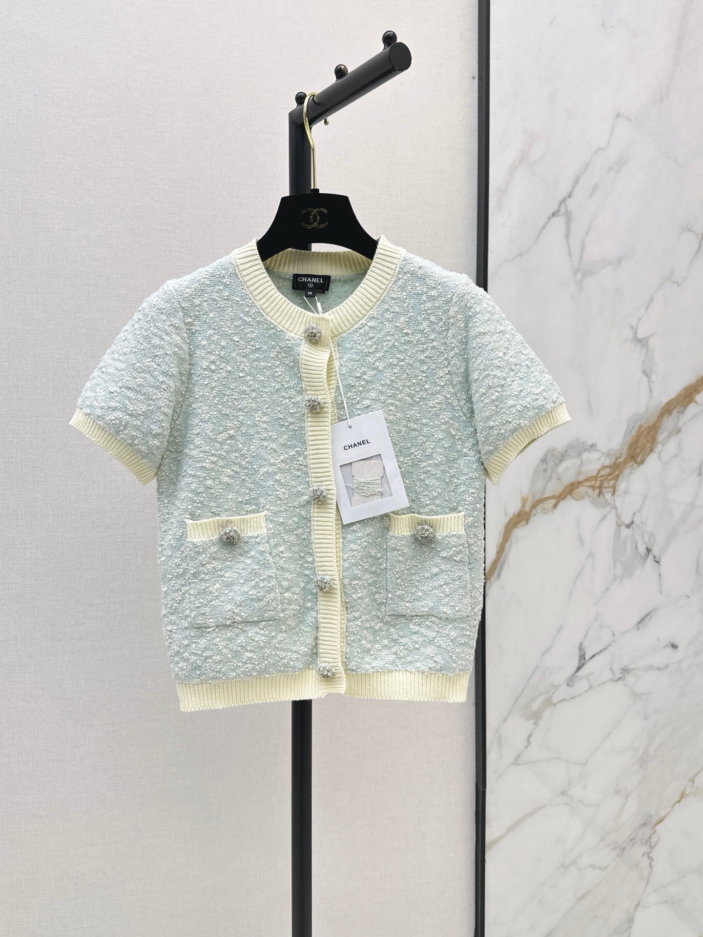 Short-sleeved cardigan with contrasting trim