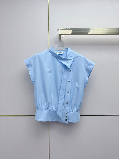 Stand-collar top