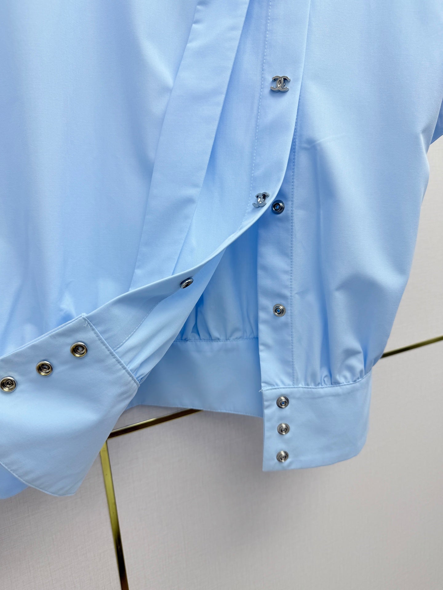 Stand-collar top
