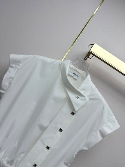 Stand-collar top