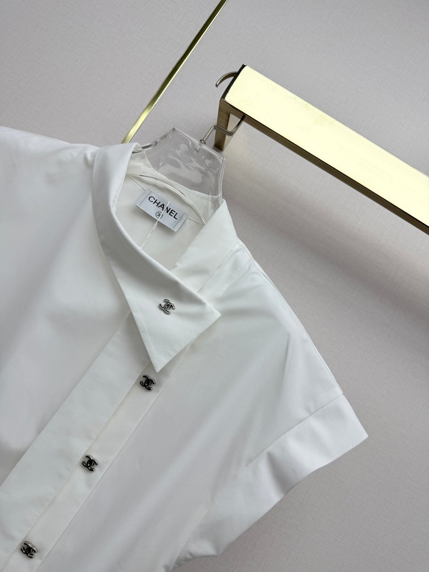 Stand-collar top