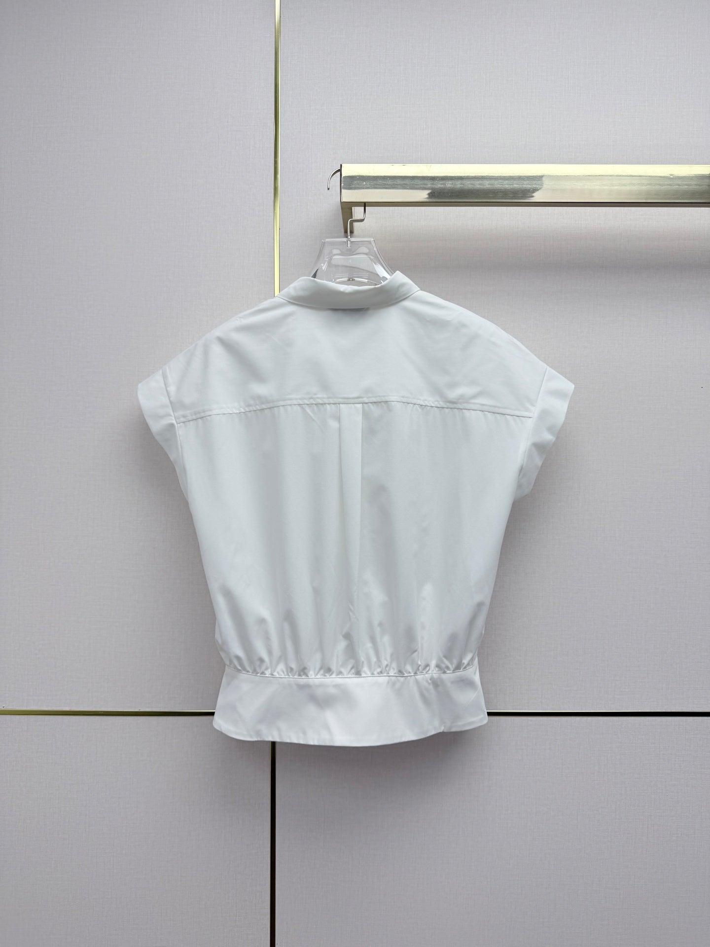 Stand-collar top
