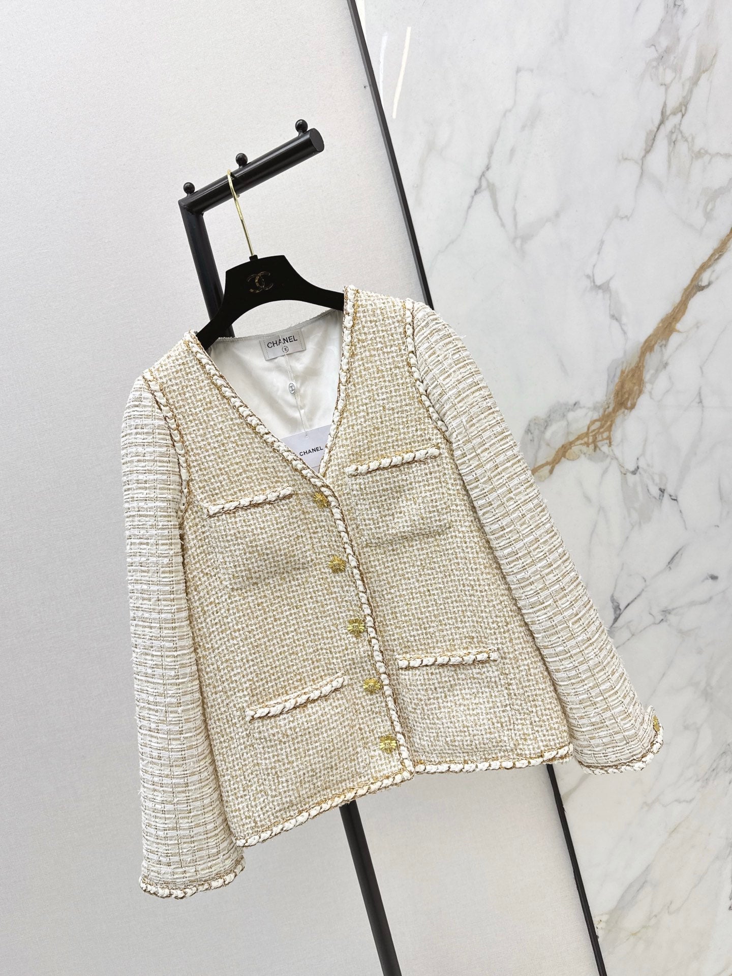 chanel/26Gilded Tweed Panel Jacket