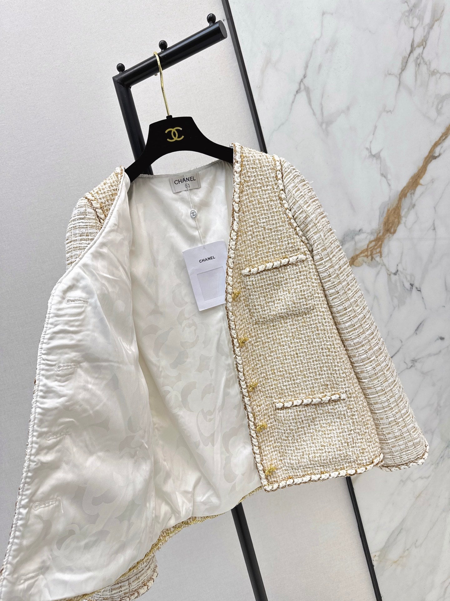 chanel/26Gilded Tweed Panel Jacket