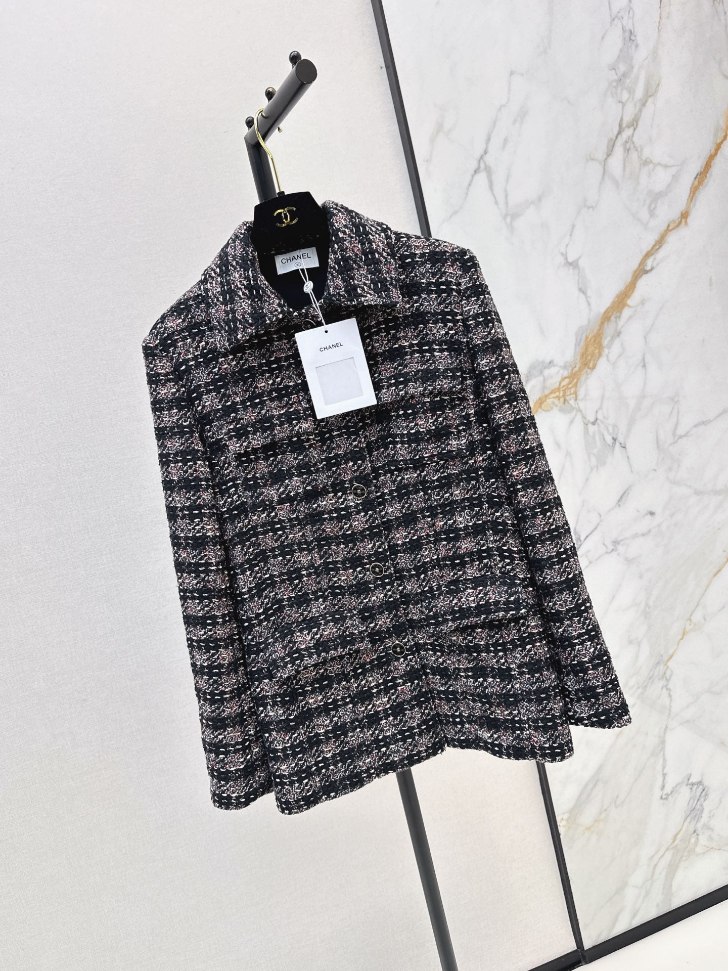 Chanel/Mid-length tweed jacket