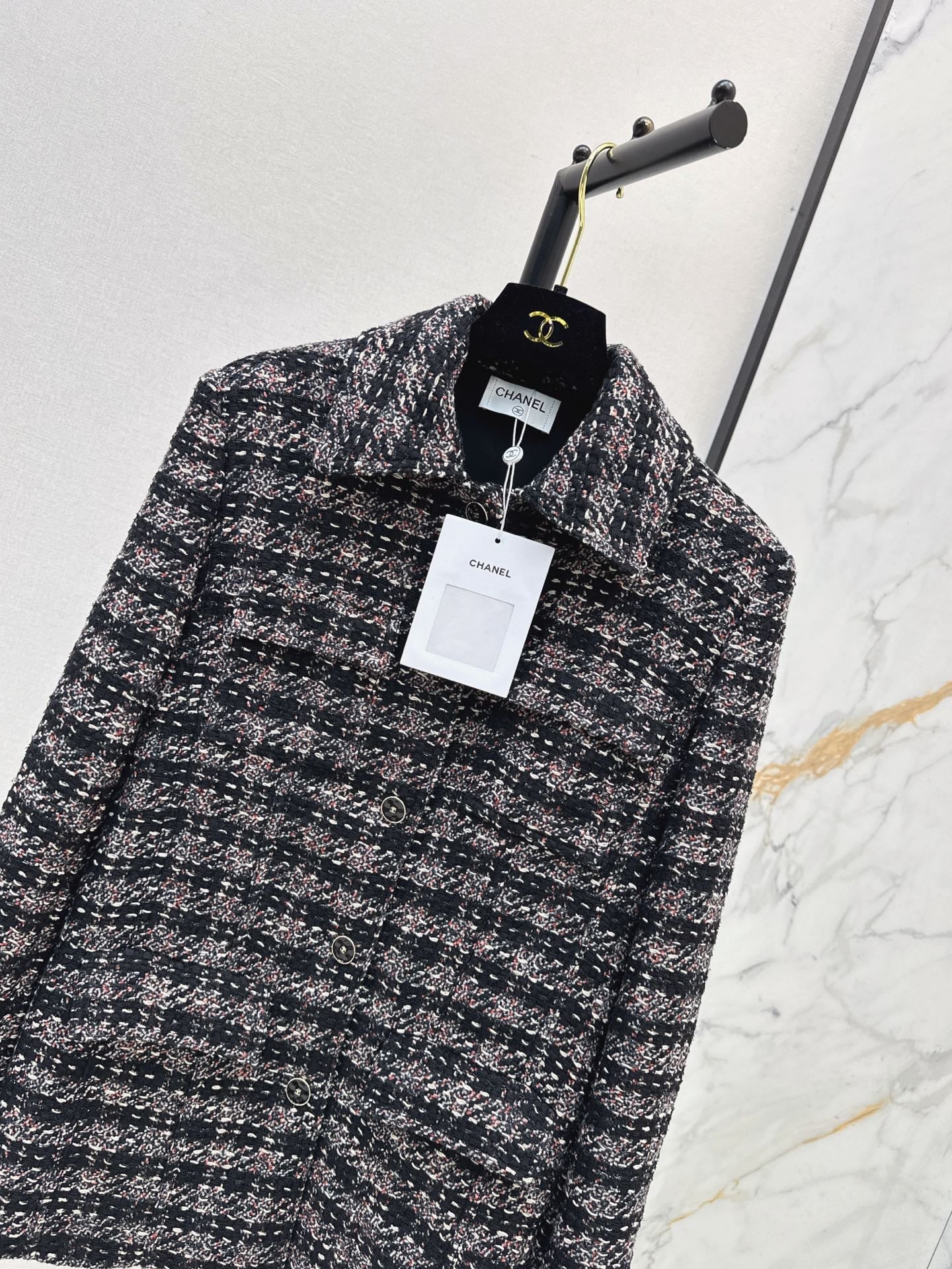 Chanel/Mid-length tweed jacket
