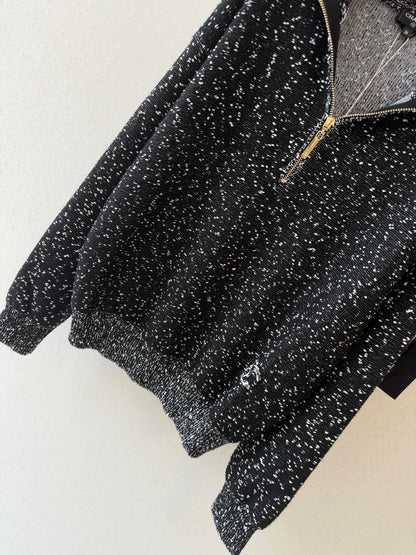 Solid-color long-sleeve knit top with a collar