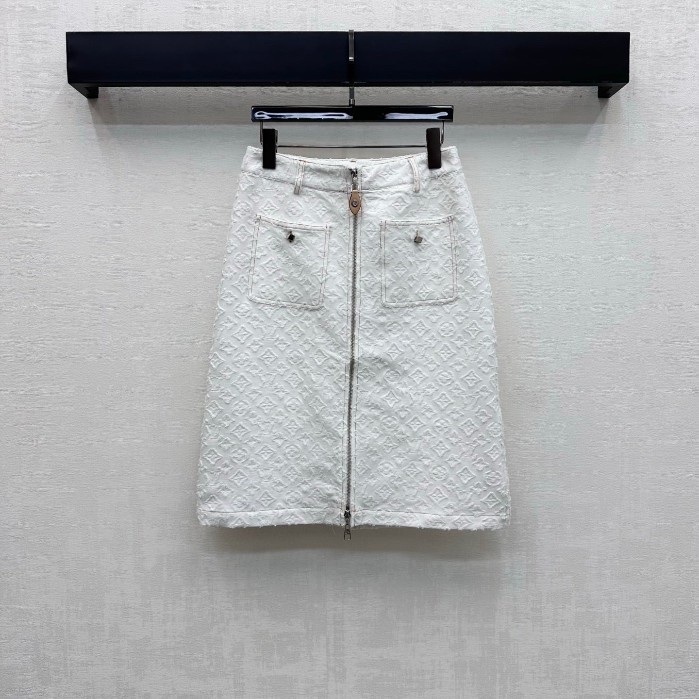 Louis Vuitton / 26 New Denim Skirt