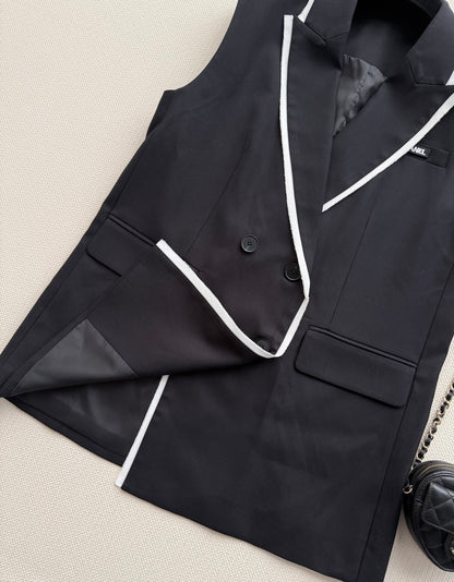 Chanel / 26 New Vest and Pleated Skirt Set