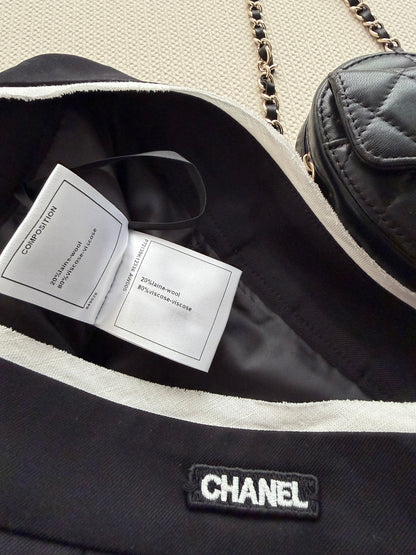 Chanel / 26 New Vest and Pleated Skirt Set