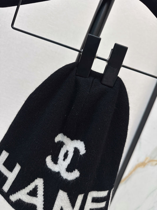 Chanel / 26 Early Autumn Latest Knit Hat