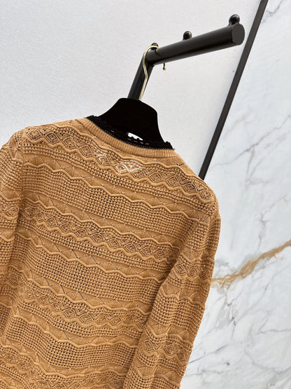 Chanel / 26 Early Autumn Latest Hollow Knit Cardigan