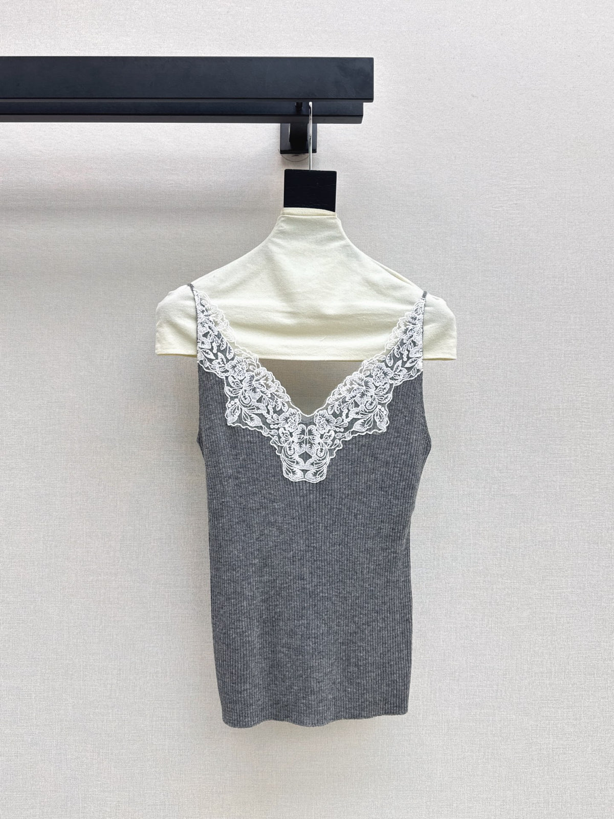 Yves Saint Laurent/Early Autumn New Pure & Cute Lace Camisole