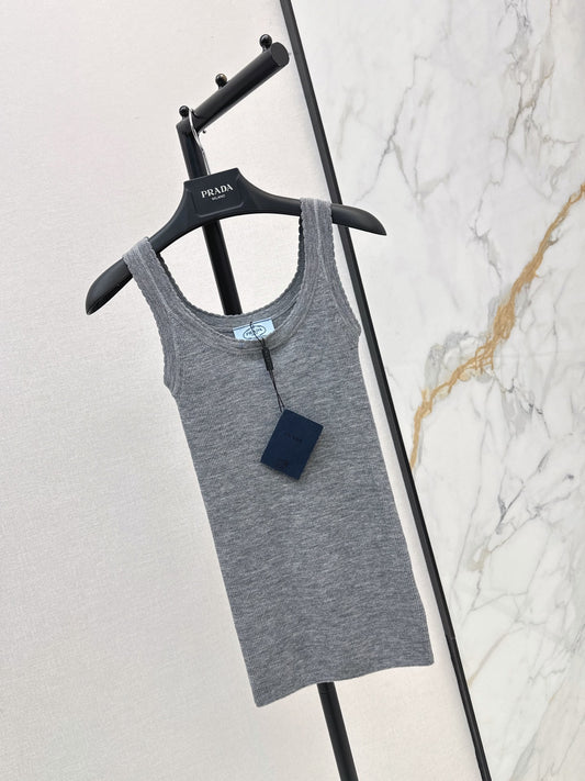 Prada/26New Early-Autumn Versatile Slim-Fit Knit Vest