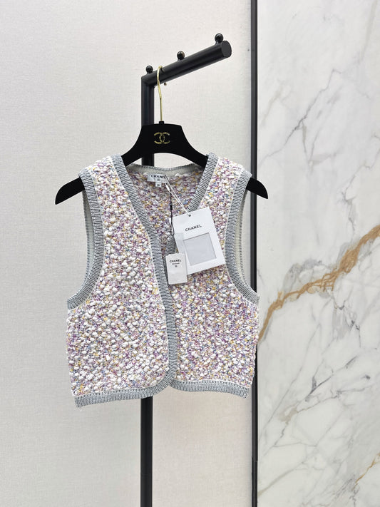 Chanel / 26 Early Autumn Latest Knit Vest