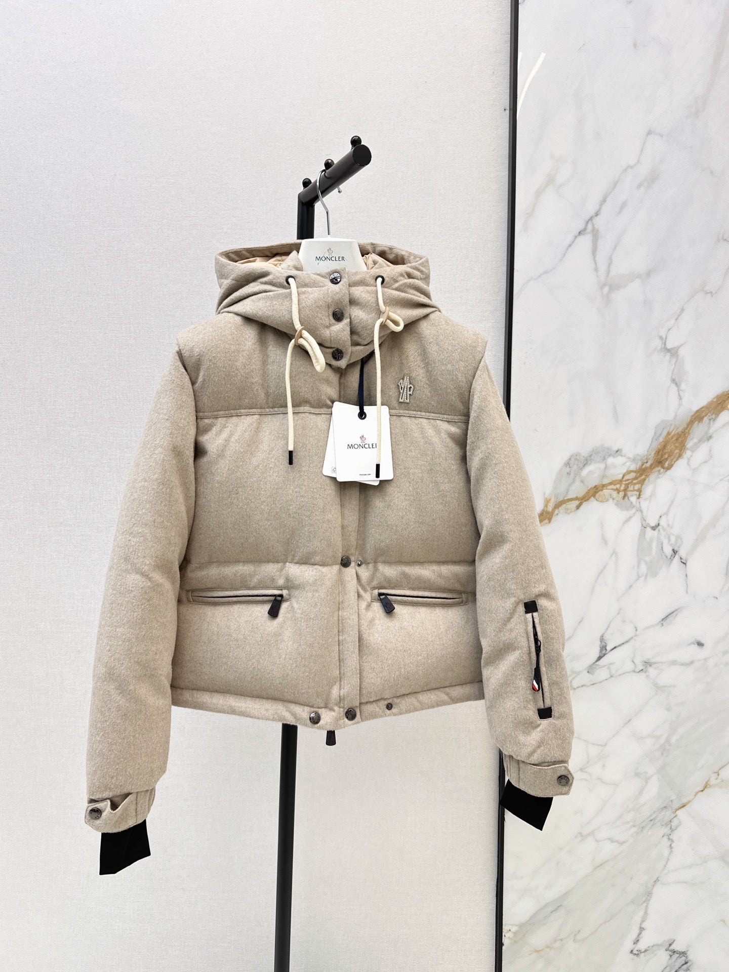 Moncler/26 Fall/Winter Latest Detachable Sleeve Down Puffer Jacket