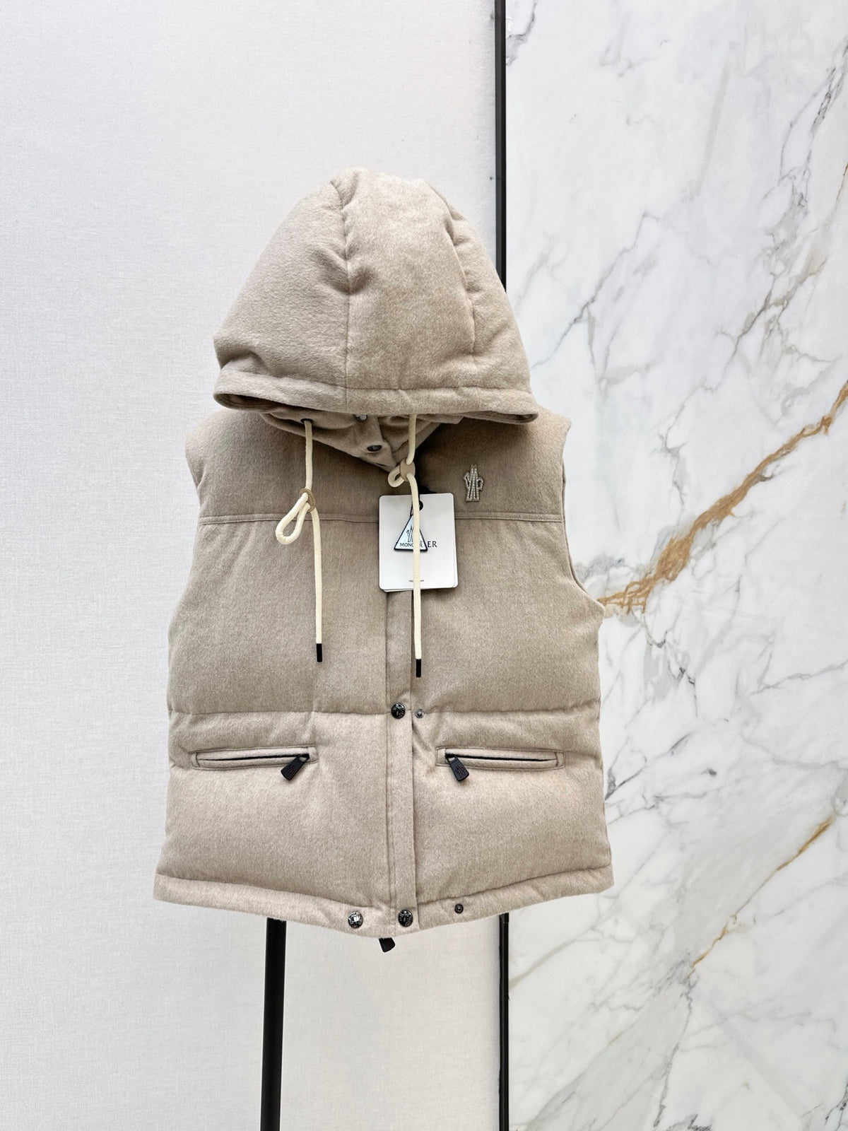 Moncler/26 Fall/Winter Latest Detachable Sleeve Down Puffer Jacket