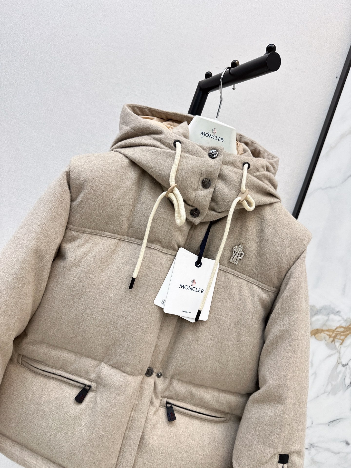 Moncler/26 Fall/Winter Latest Detachable Sleeve Down Puffer Jacket
