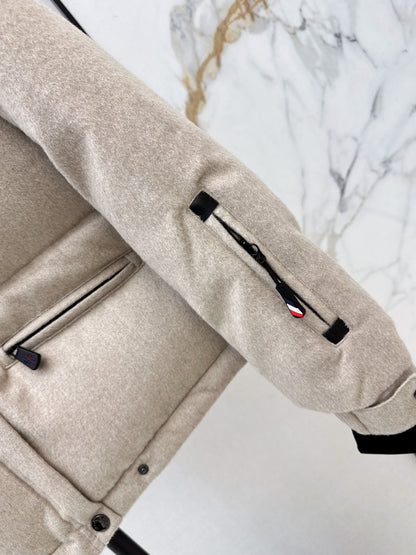 Moncler/26 Fall/Winter Latest Detachable Sleeve Down Puffer Jacket