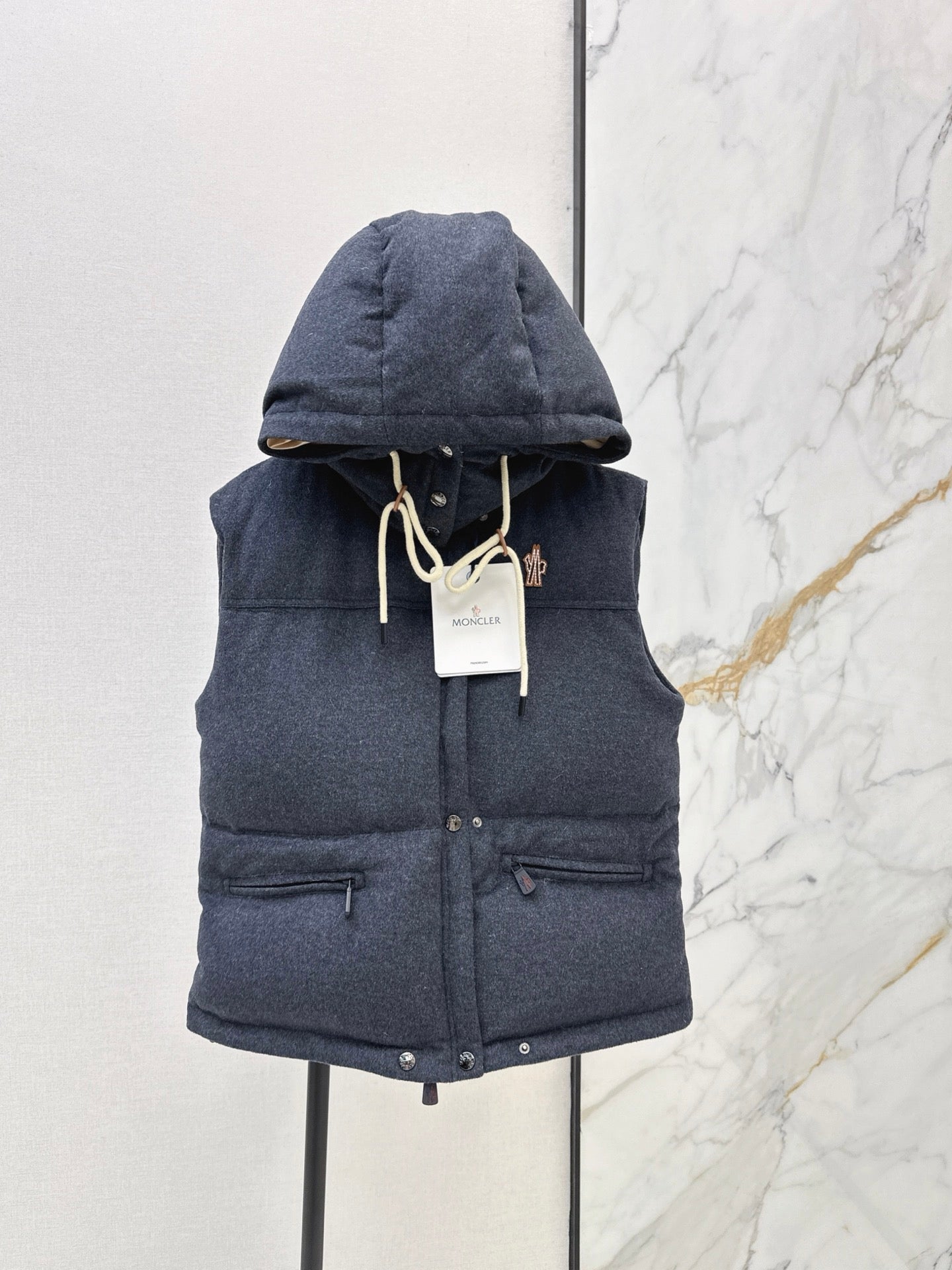 Moncler/26 Fall/Winter Latest Detachable Sleeve Down Puffer Jacket
