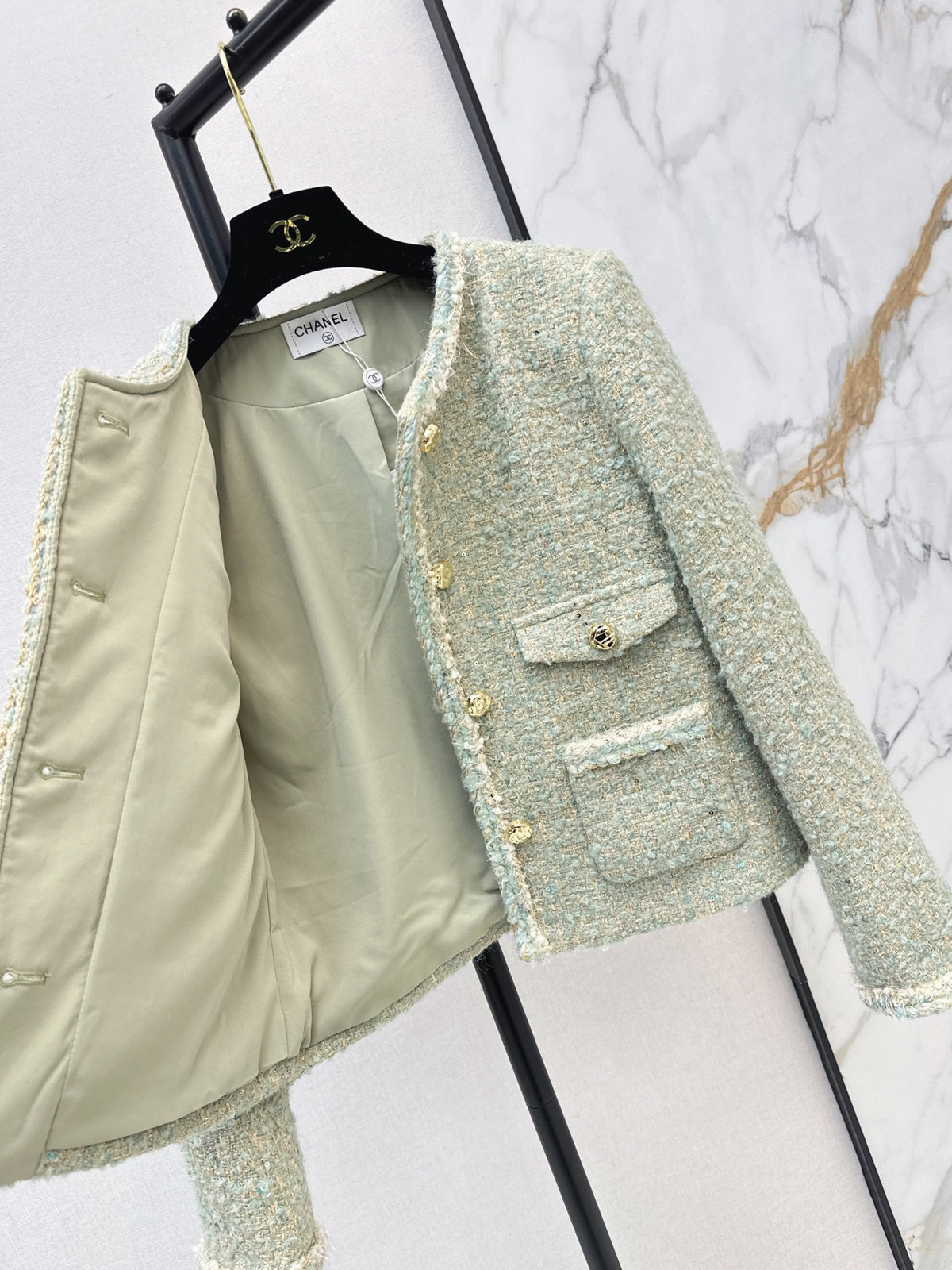26 Fall/Winter Latest Four-Pocket Decorative Round-Neck Knit Jacket