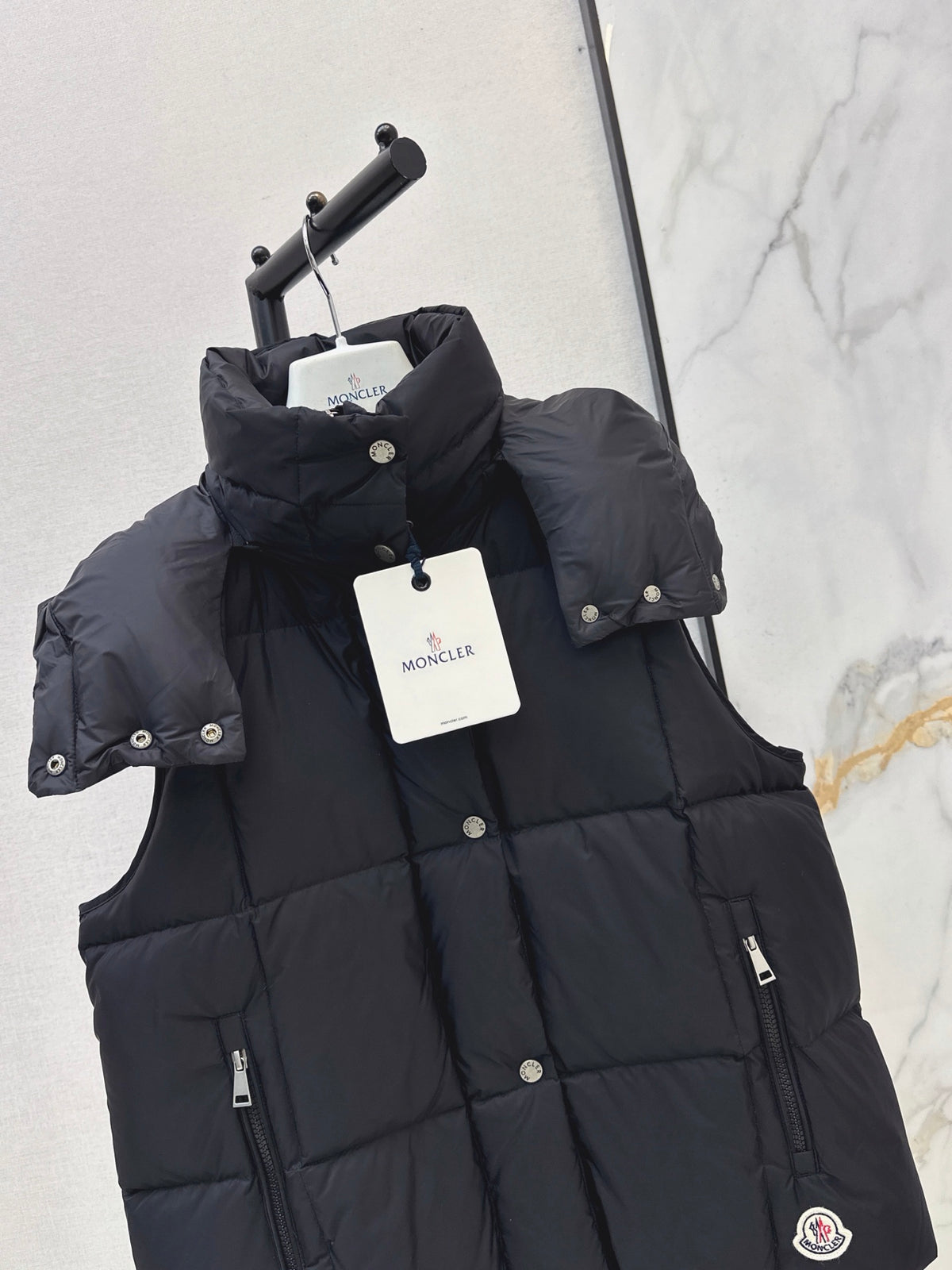 26 Fall/Winter Latest Hooded Down Vest