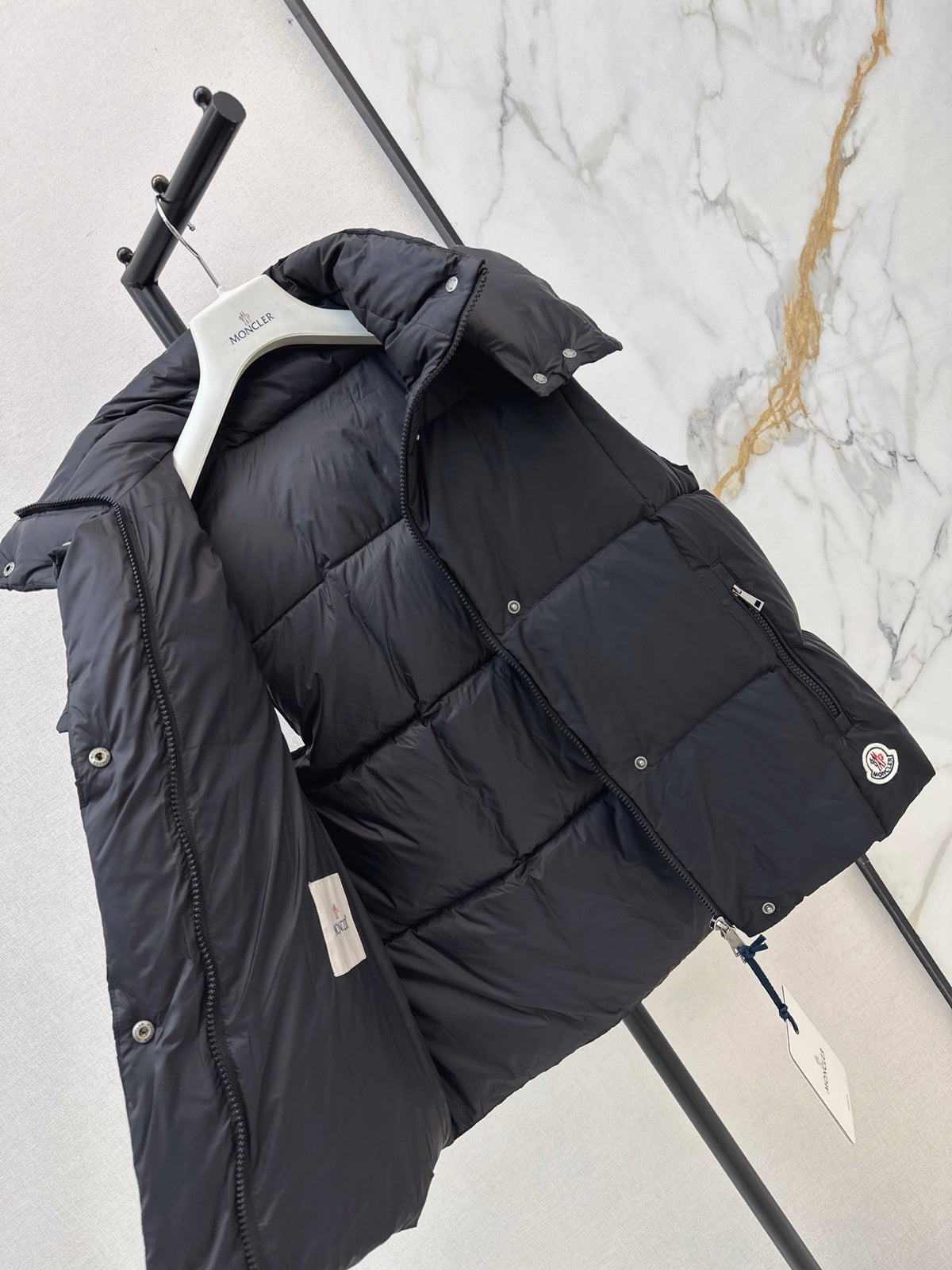 26 Fall/Winter Latest Hooded Down Vest