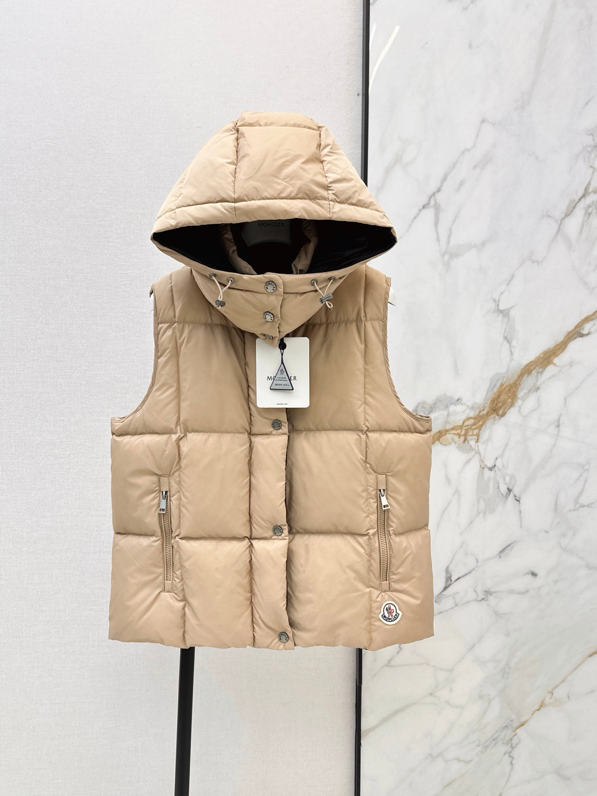 26 Fall/Winter Latest Hooded Down Vest