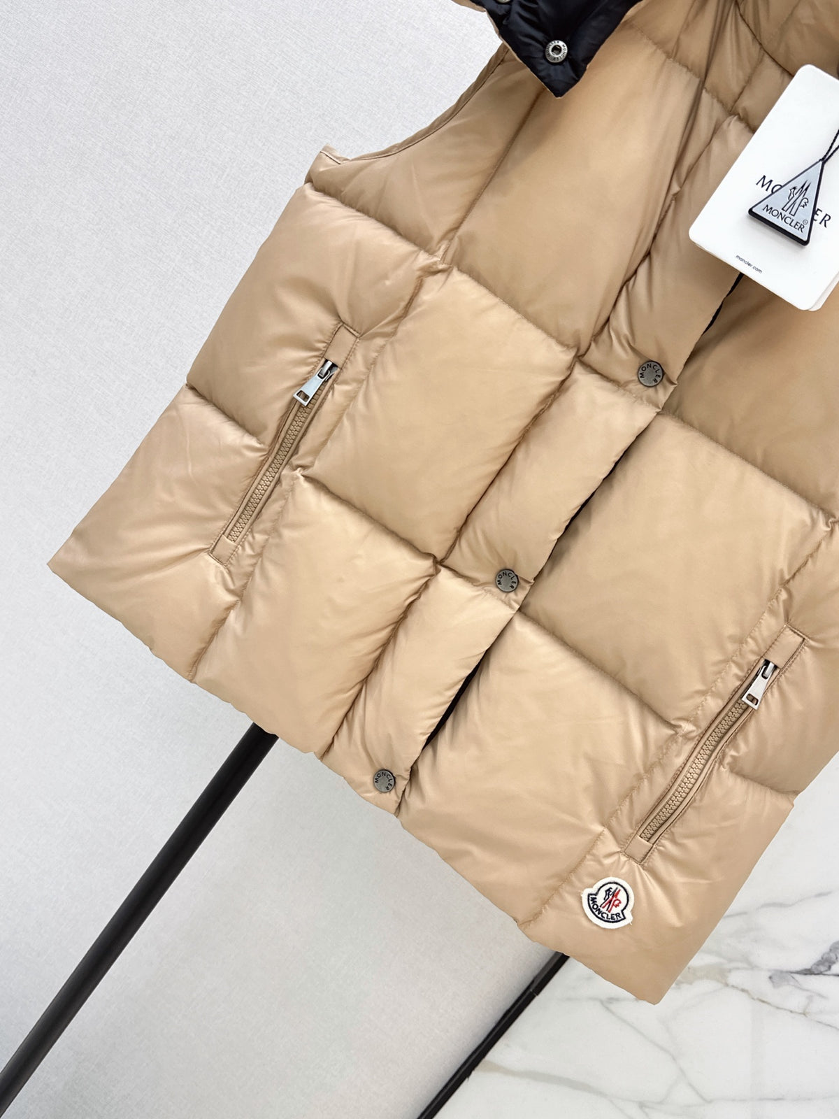 26 Fall/Winter Latest Hooded Down Vest