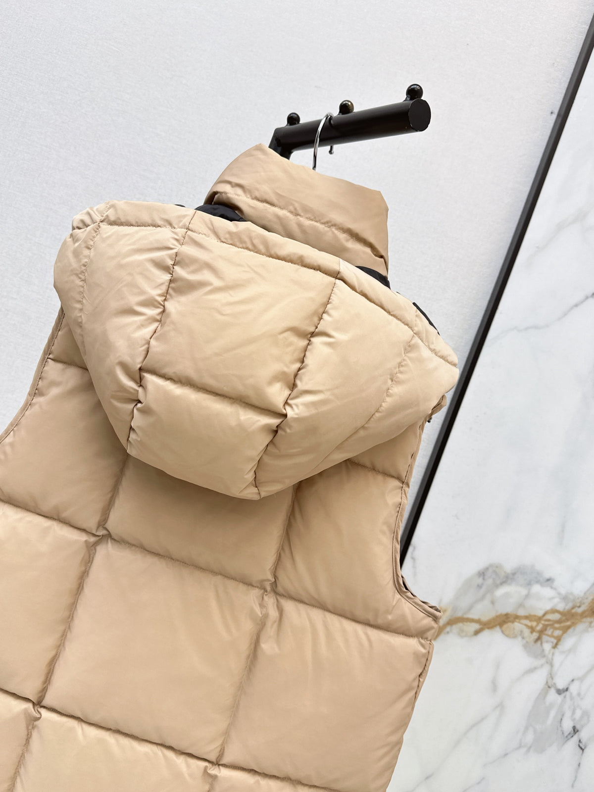 26 Fall/Winter Latest Hooded Down Vest