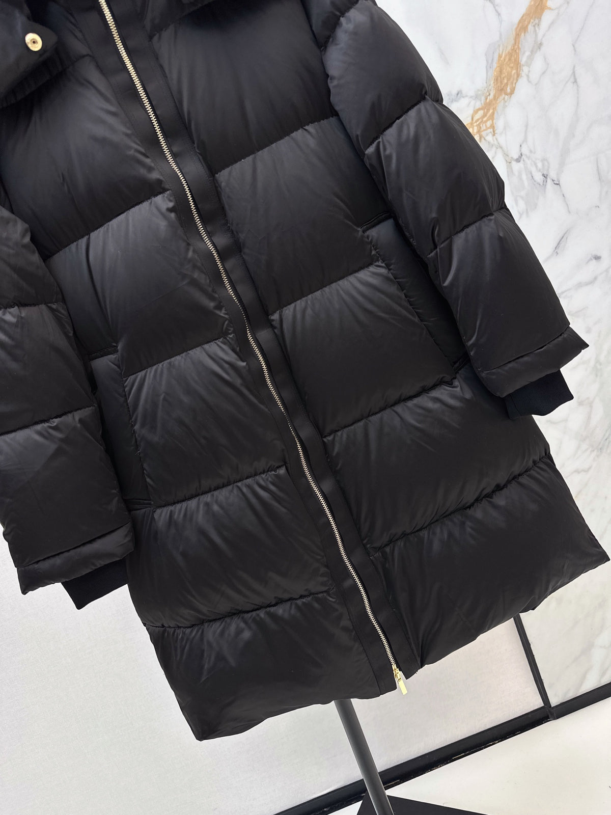 26 Fall/Winter New Simple Sleeve Badge Hooded Long Down Jacket