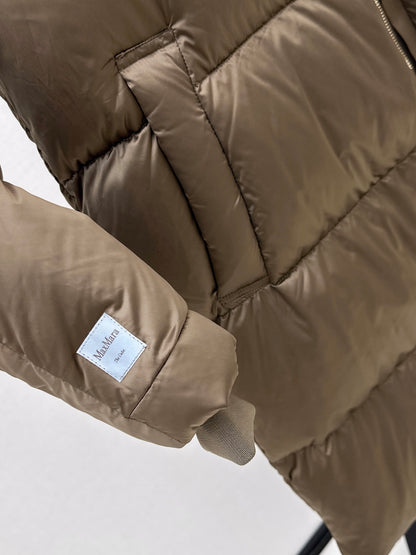 26 Fall/Winter New Simple Sleeve Badge Hooded Long Down Jacket