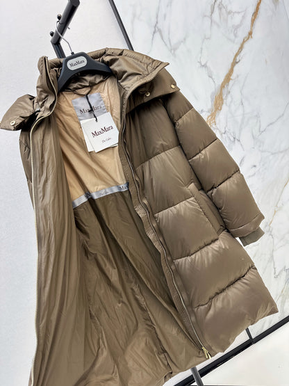 26 Fall/Winter New Simple Sleeve Badge Hooded Long Down Jacket