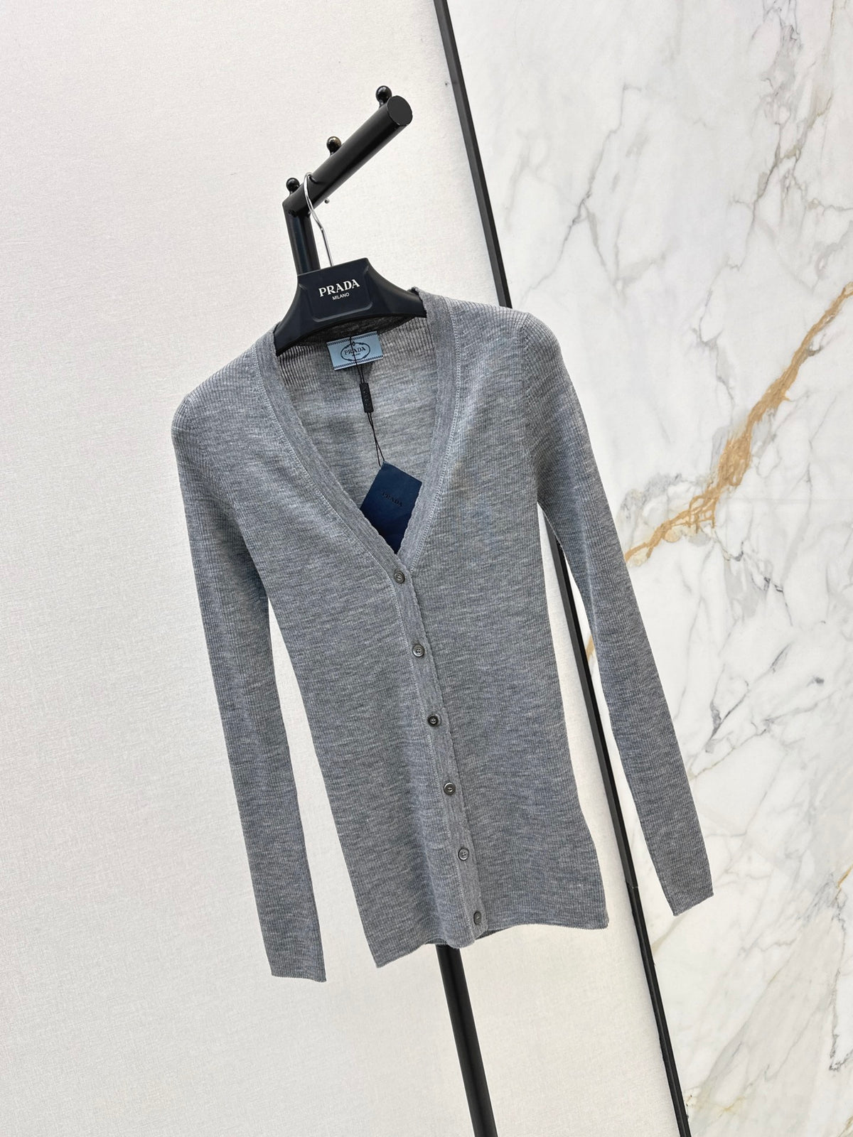 26 Fall/Winter New Wave-Edged Grey Cashmere Cardigan