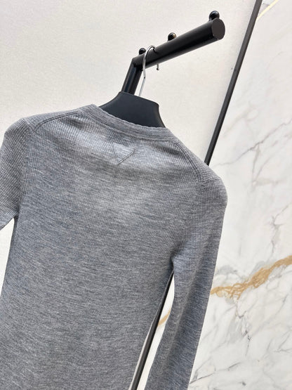 26 Fall/Winter New Wave-Edged Grey Cashmere Cardigan