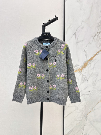 26 Fall/Winter Latest Floral Jacquard Wool Cardigan