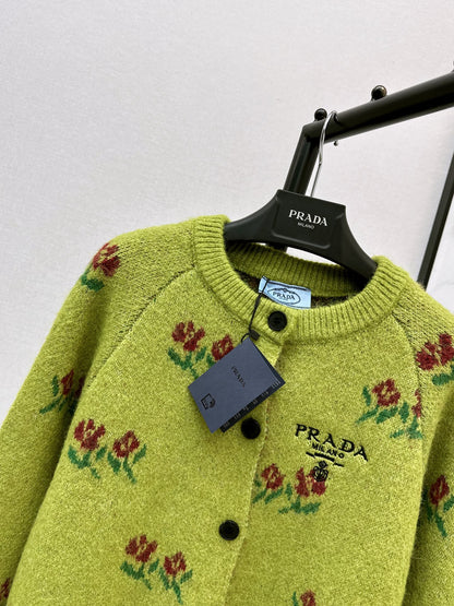 26 Fall/Winter Latest Floral Jacquard Wool Cardigan