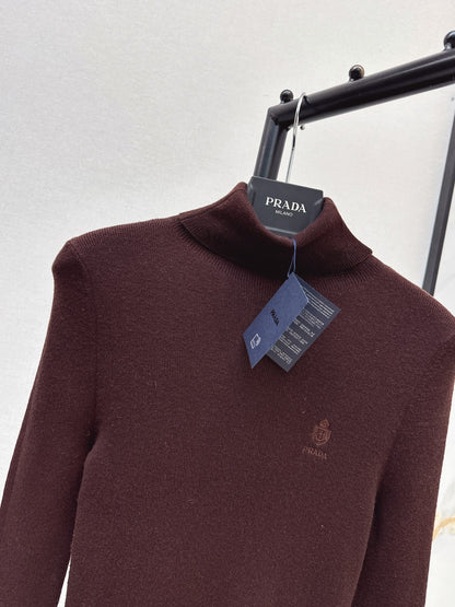26 Fall/Winter Latest Small Logo Embroidered Wool Turtleneck Top