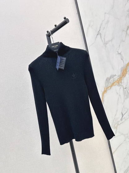 26 Fall/Winter Latest Small Logo Embroidered Wool Turtleneck Top