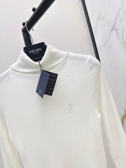 26 Fall/Winter Latest Small Logo Embroidered Wool Turtleneck Top