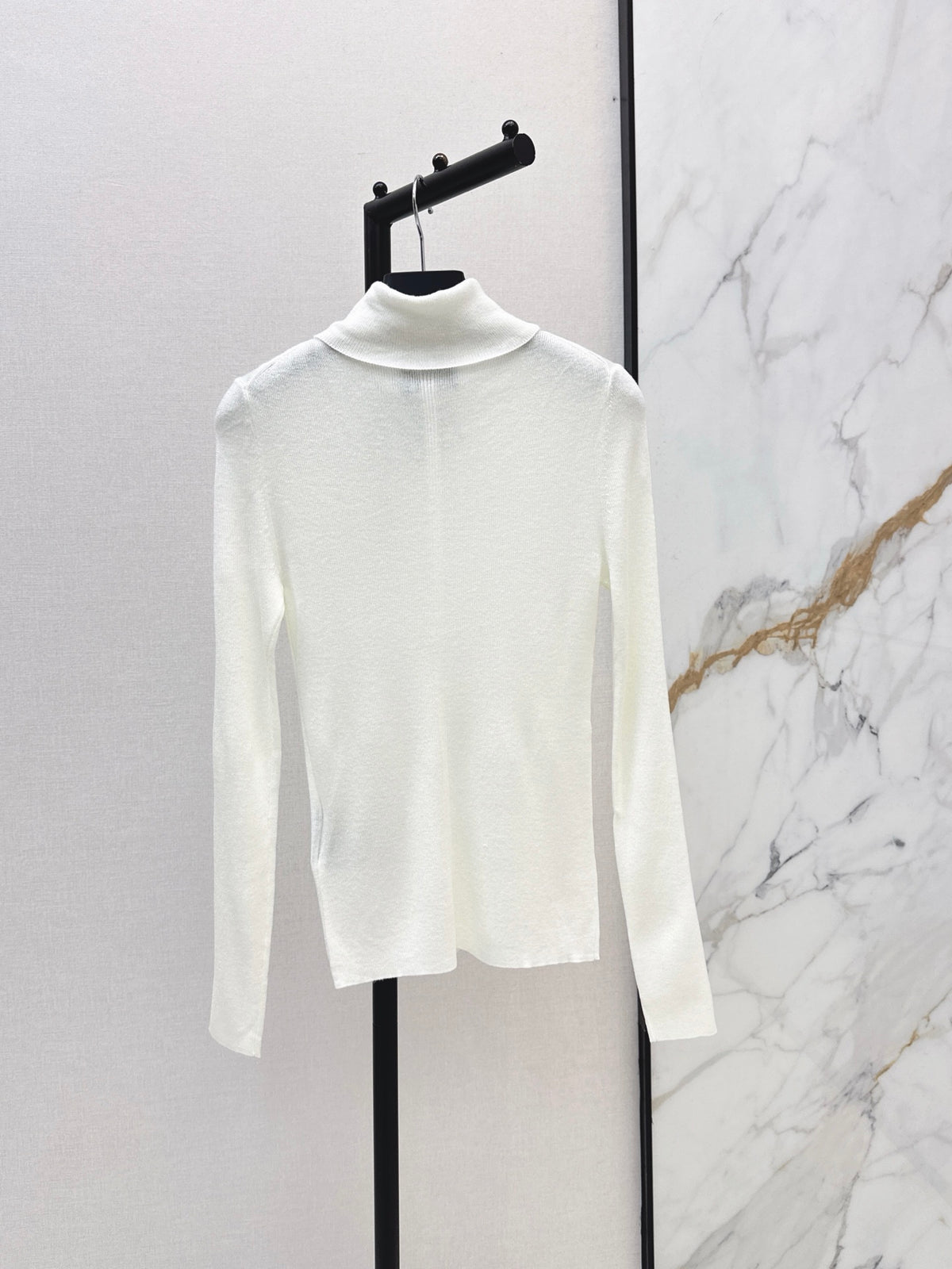26 Fall/Winter Latest Small Logo Embroidered Wool Turtleneck Top