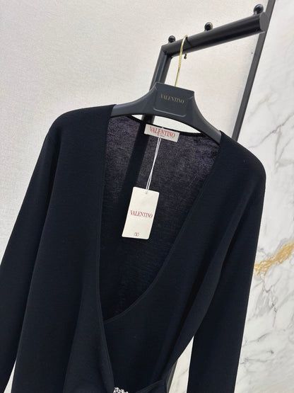26 Fall/Winter Latest Diamond Knot V-Neck Knit Top