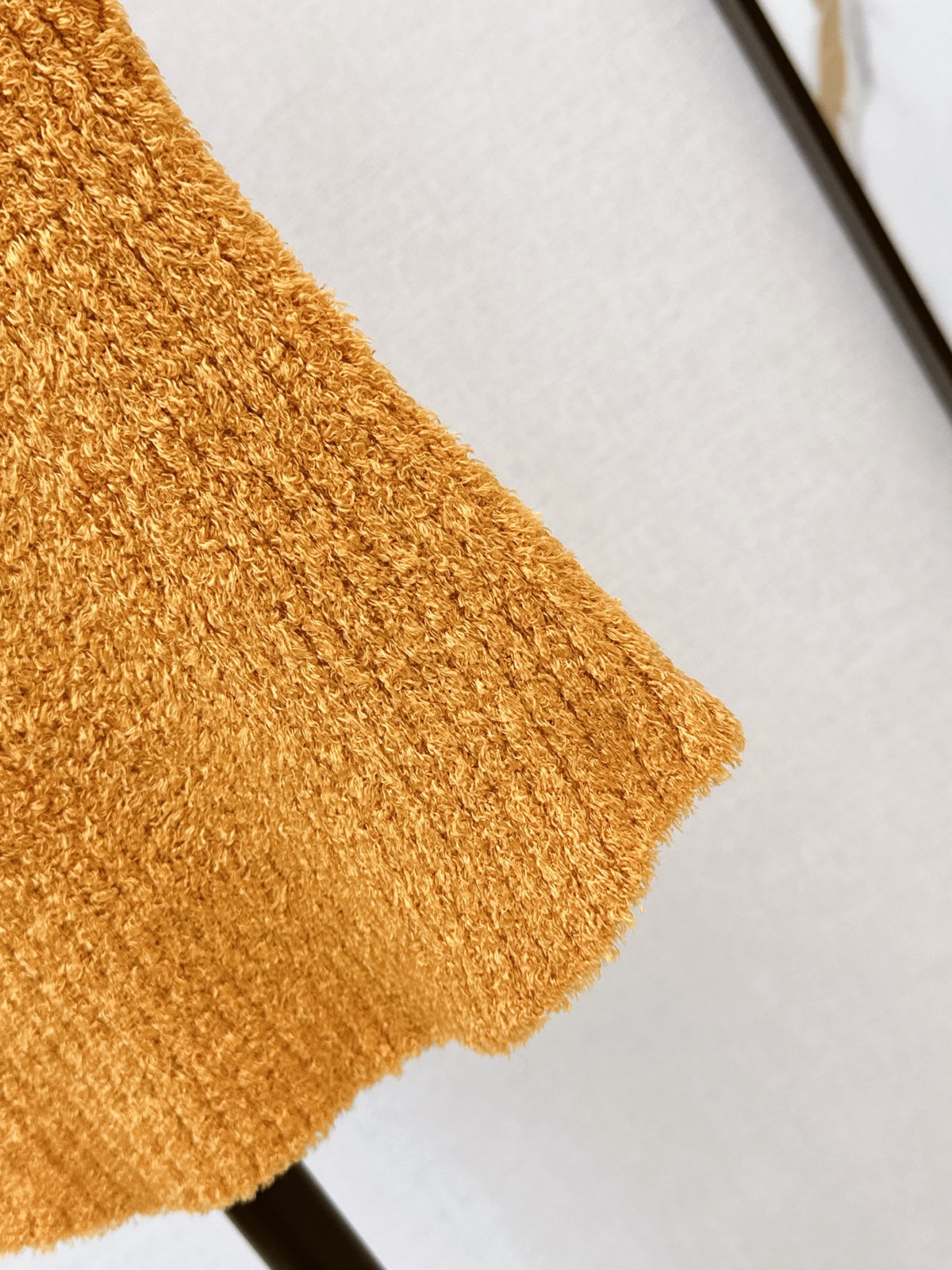 26 Fall/Winter Latest Caramel-Colored Sleeveless Semi-Turtleneck