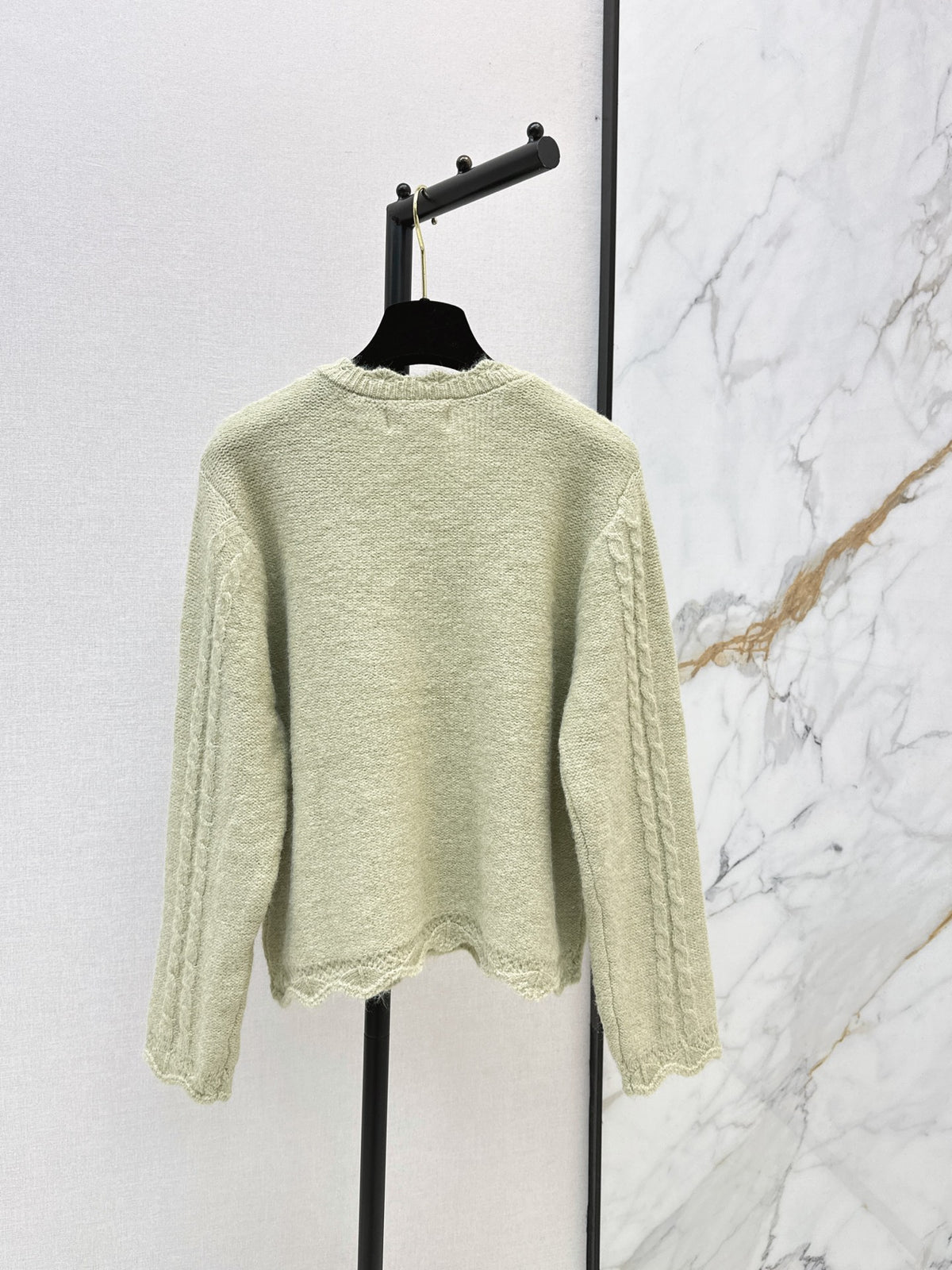 26 Autumn/Winter Latest Flower Embroidered Knit Cardigan
