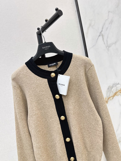 26 Early Autumn Latest Color-Block Trim Crew Neck Knit Cardigan
